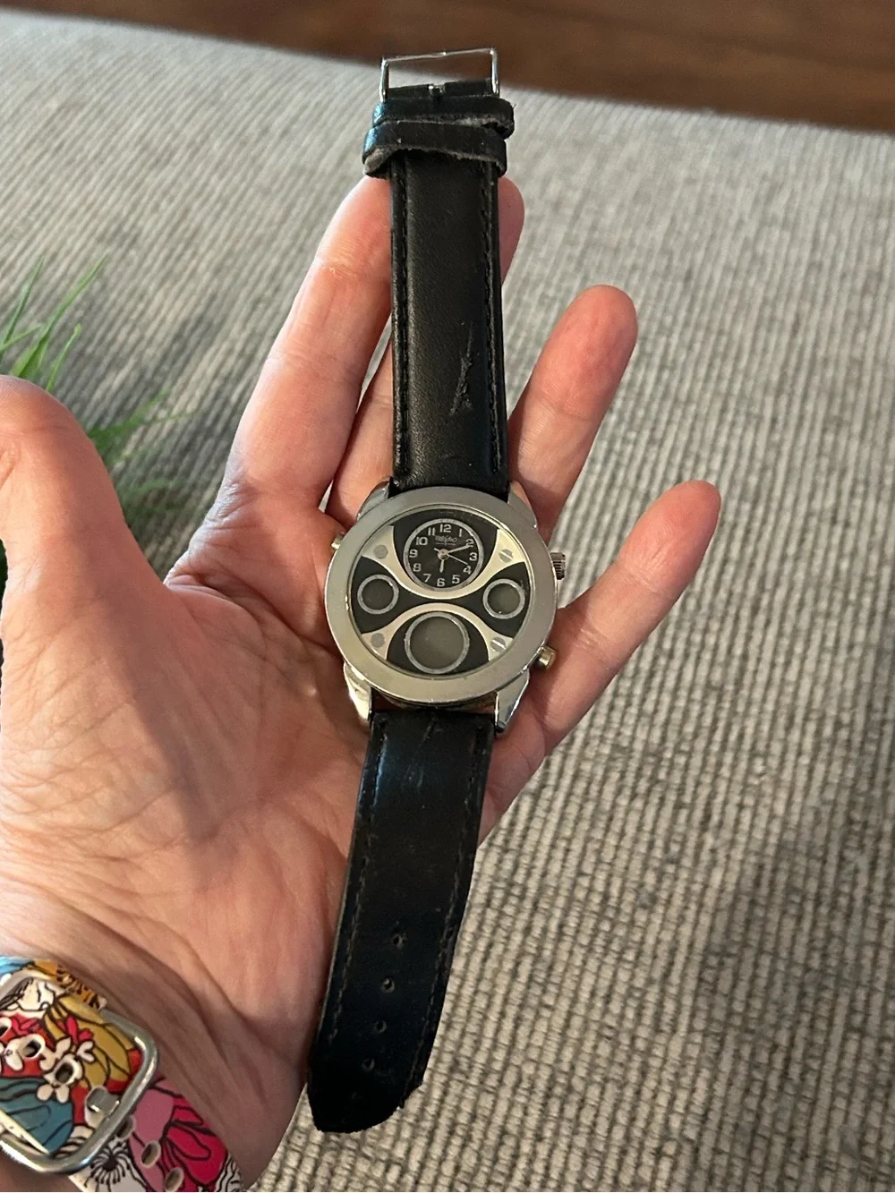 Massimo analog watch silver bezel black face black strap (with flaws)